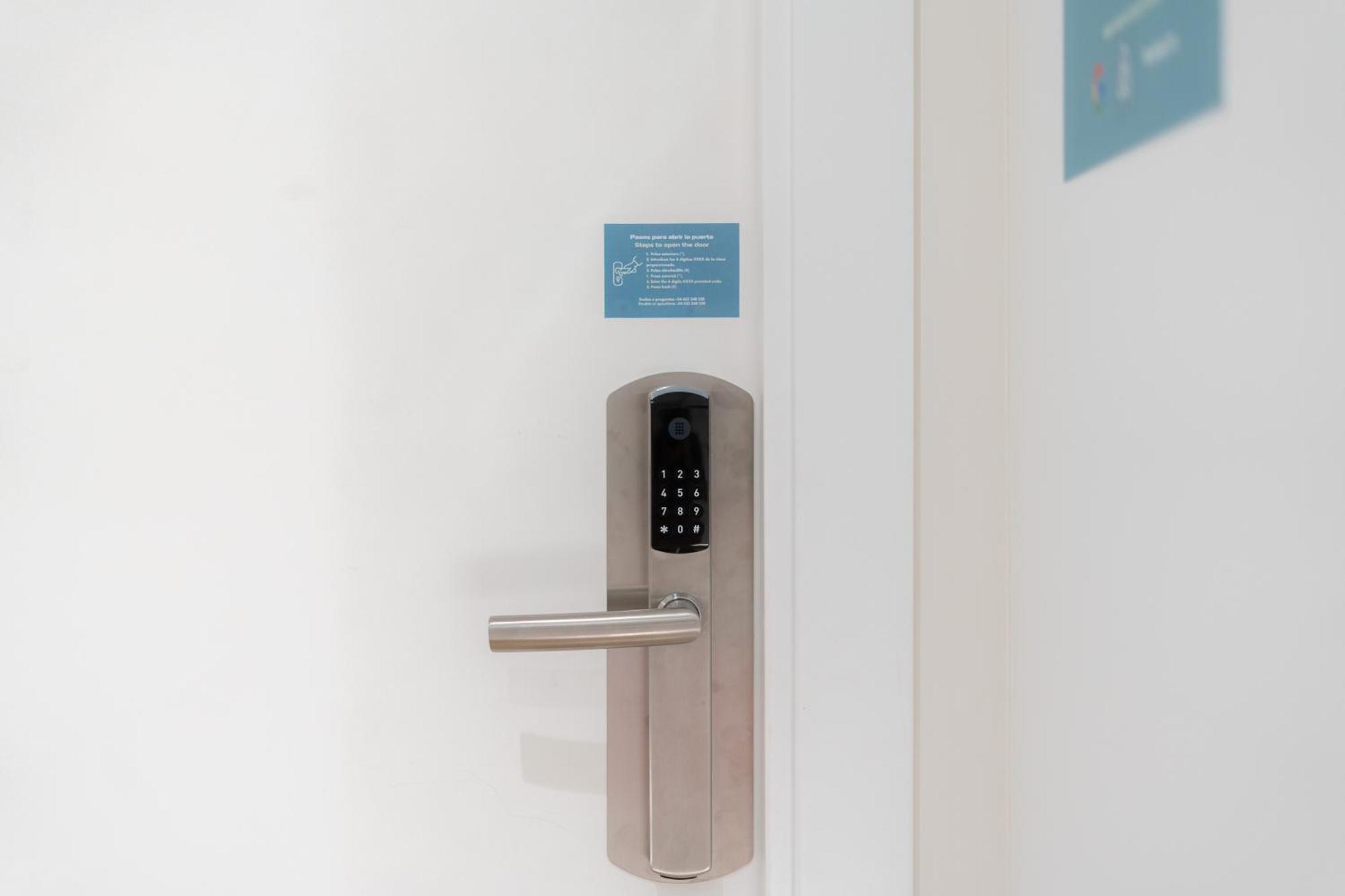 I'M Room Suites Nuevos Ministerios - Bernabeu 'Digital Access' Madrid Exteriér fotografie